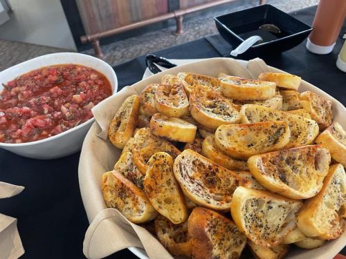 Tomato & Basil Bruschetta Crostini 